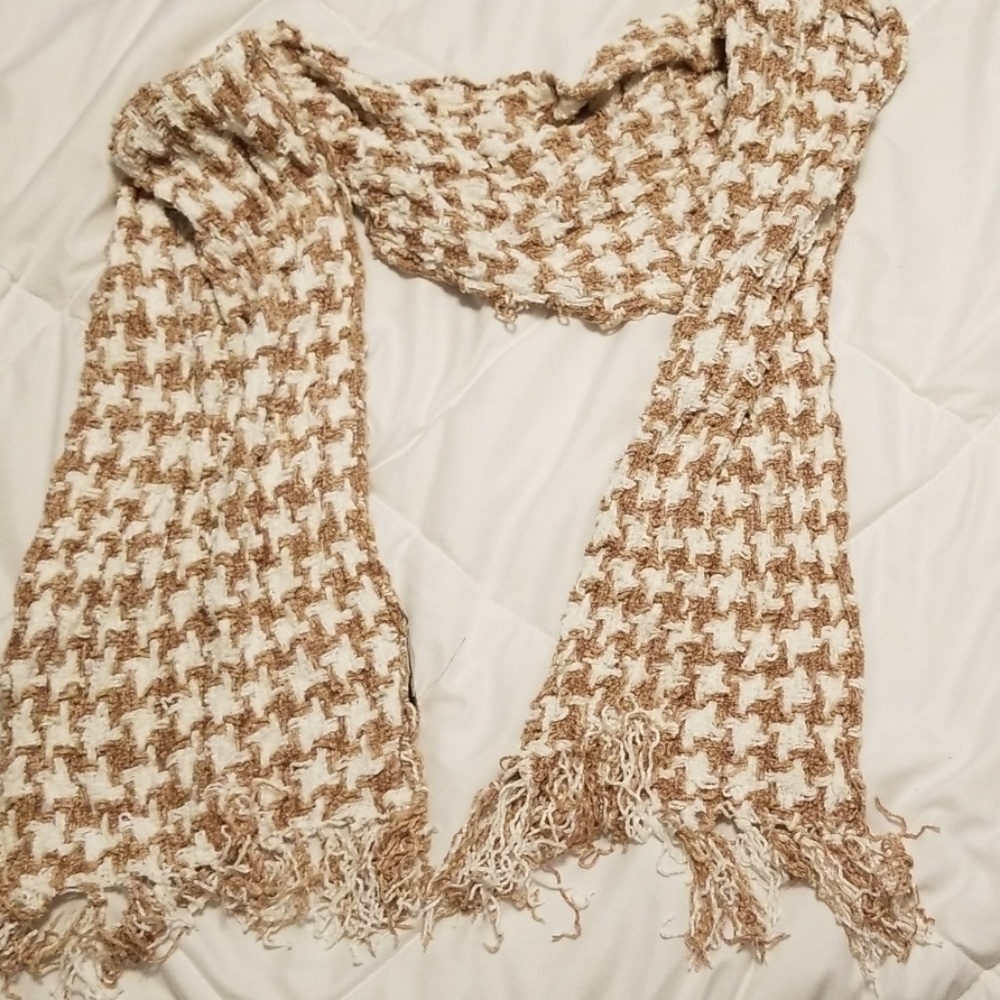 Brown and white knit scarf